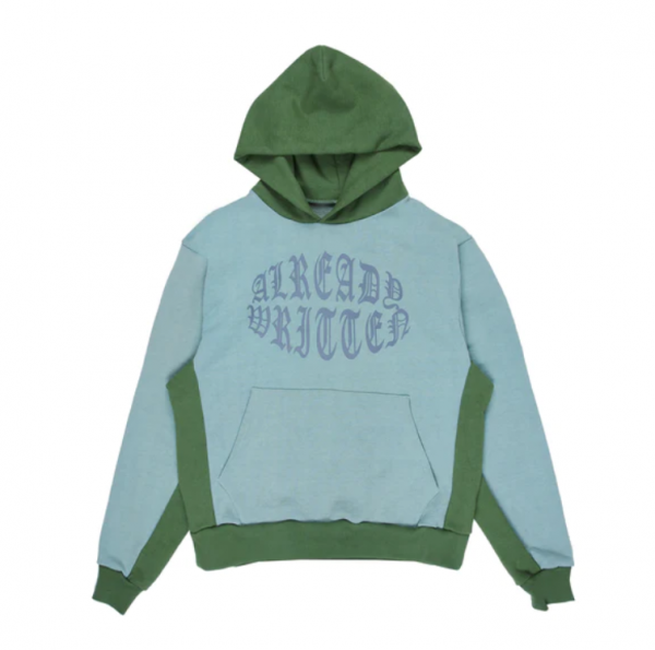 Hoodie Dua Warna yang Kontras